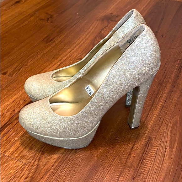 Mossimo Supply Co. Shoes - Mossimo gold heels